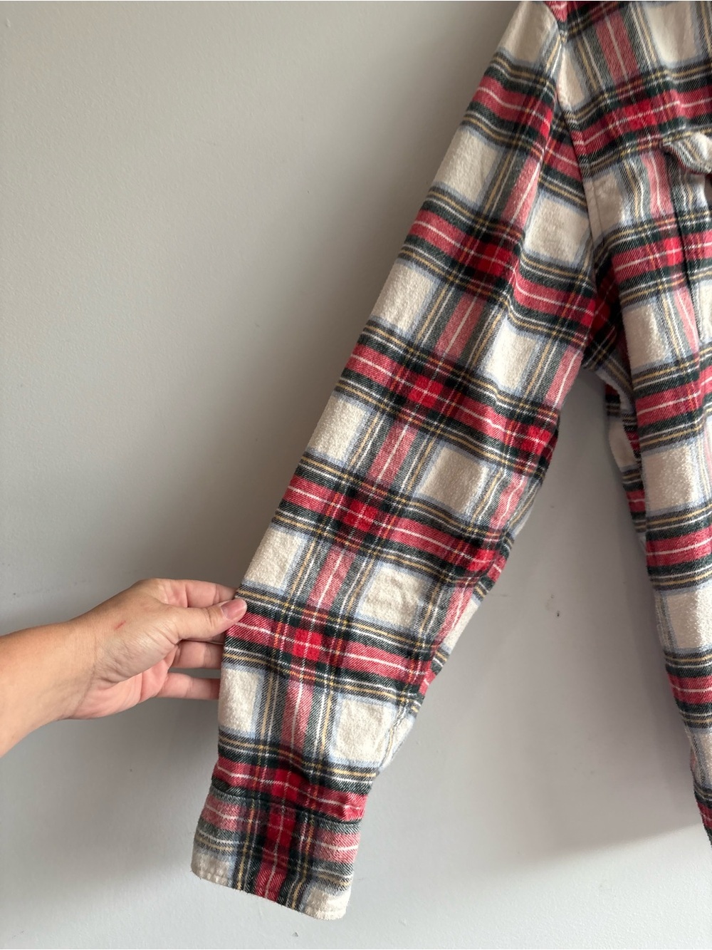 American Eagle Outfitters Plaid Flannel Button Down Shirt XXL Red Cream Cotton - Picture 6 of 10